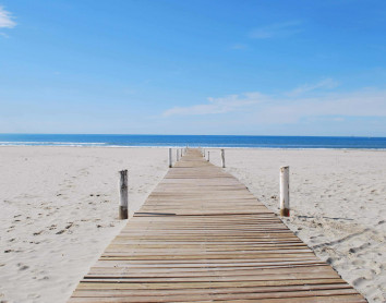 Plage de Montpellier Montpellier plage sable chemin ciel bleu
